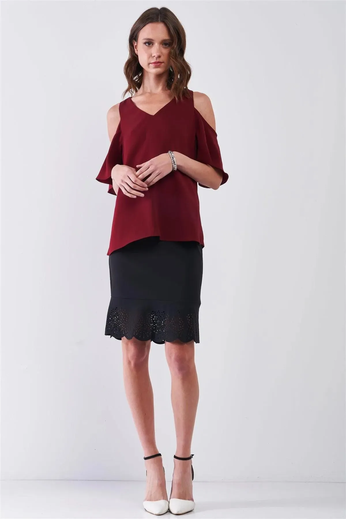 Burgundy V-Neck Cold Shoulder Detail Short Sleeve Relaxed Top /2-3