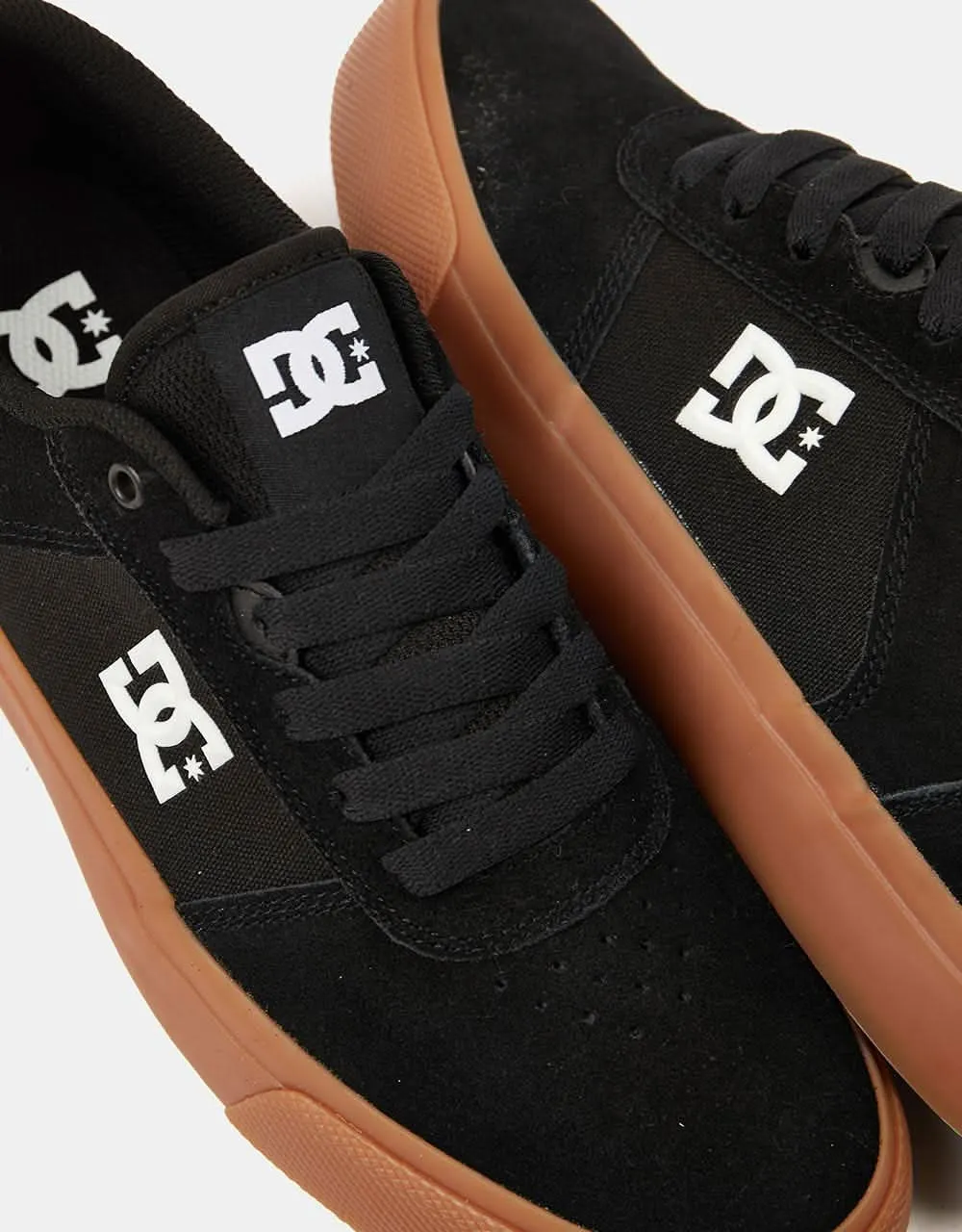 DC Teknic Skate Shoes - Black/Gum