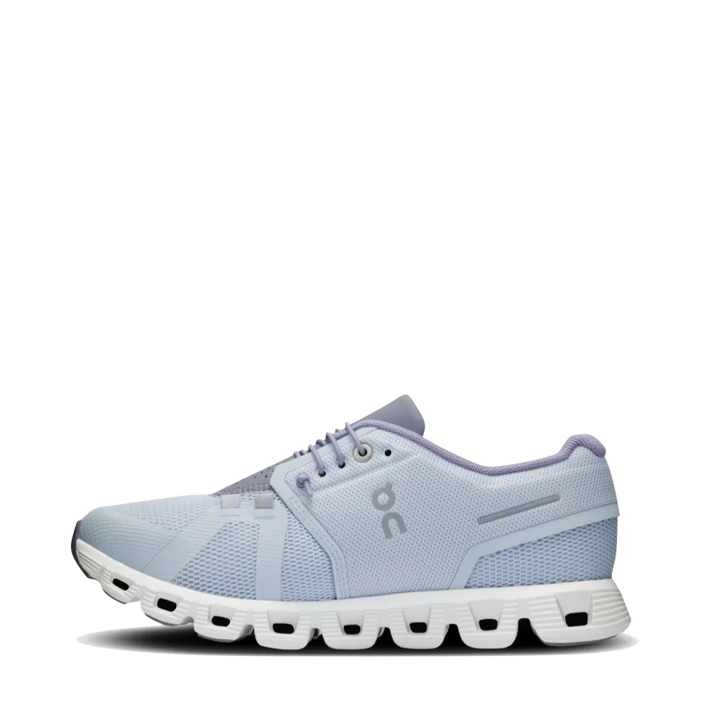 On Women's Cloud 5 Sneaker in Heather/Fossil