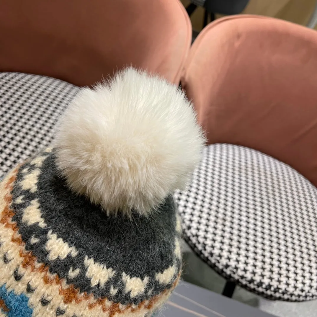 PLUSH WINTER HAT COLORFUL 431202