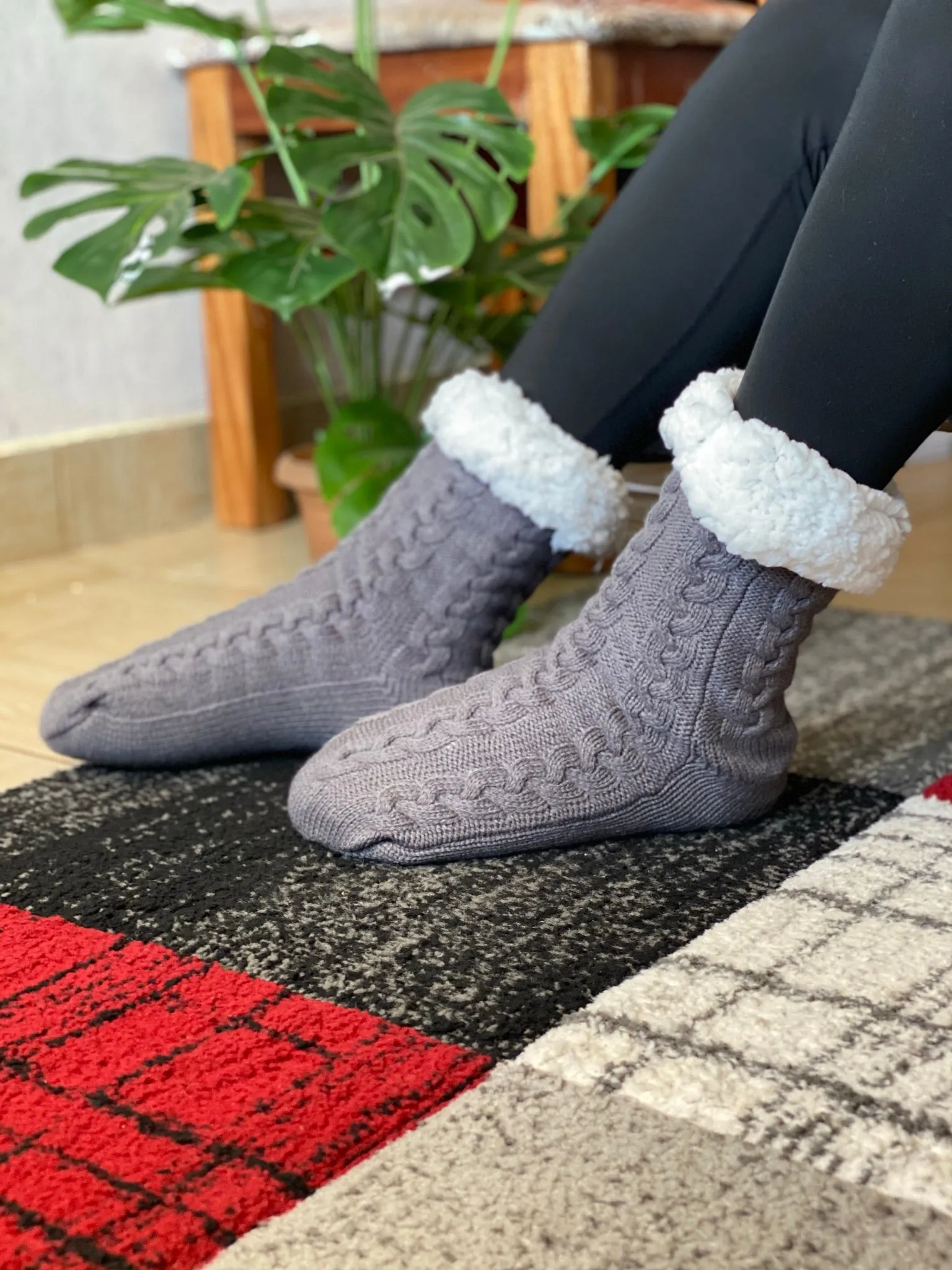 Warm Fleece Socks Mens Womens Knitted Cozy Fleece-Lined Socks With Grippers For Cold Nights Winter Nights